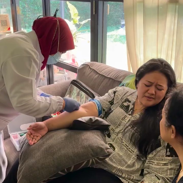 <p>Sejak mengumumkan kabar bahagia ini, Putri sering mengunggah konten tentang perjalanan kehamilannya. Salah satunya saat ini menjalani tes NIPT (<em>Non-Invasive Prenatal Testing</em>) untuk mengetahui kelainan genetik dan jenis kelamin janin di dalam kandungannya. "POV tes NIPT! Kira2 <em>baby girl</em> atau <em>baby boy</em> ni guys hasilnyaa?" tulis Putri. (Foto: Intagram @putrihabibie)</p>