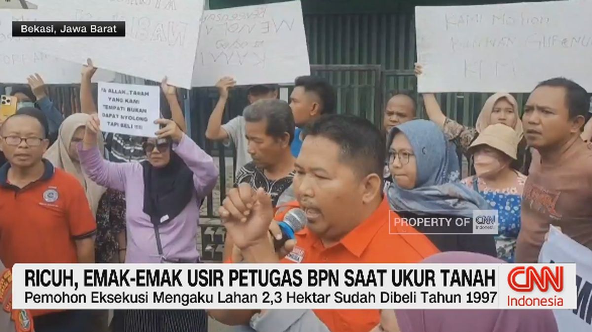 VIDEO: Ricuh, Emak-Emak Usir Petugas BPN Saat Ukur Tanah