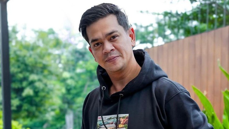 Surya Insomnia Akui Buat Jam Malam untuk Dirinya Sendiri Demi Main Sama Anak Surya Insomnia Akui Buat Jam Malam untuk Dirinya Sendiri Demi Main Sama Anak