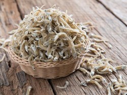 Teri Berformalin-Kerupuk Pewarna Tekstil Ditemukan di Pasar Serang, Ini Kata BBPOM