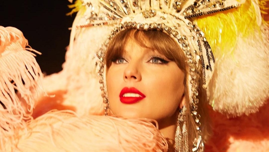 Foto Taylor Swift buat era album The Life of a Showgirl.