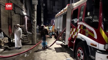 VIDEO: Pabrik Pakaian Terbakar di Bangladesh, 16 Orang Tewas