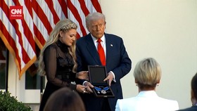 VIDEO: Momen Trump Beri Medal of Freedom ke Mendiang Charlie Kirk