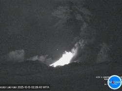 Gunung Lewotobi Meletus Dahsyat Lagi, Tinggi Abu 10 Km-Hujan Pasir Landa Desa