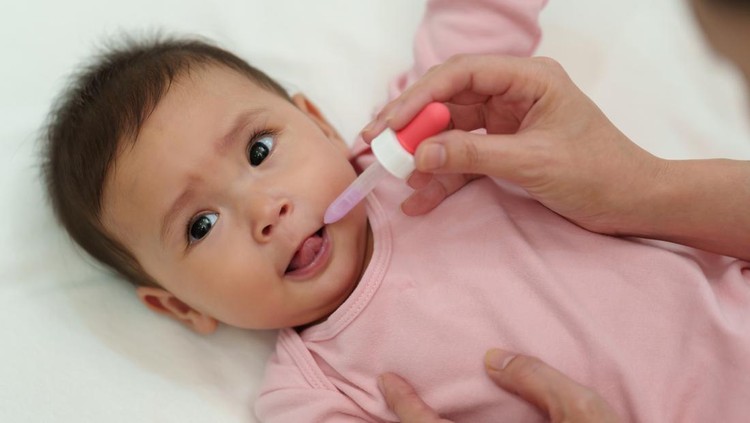 Vitamin D untuk Bayi: Seberapa Penting dan Bagaimana Memberikannya? Vitamin D untuk Bayi: Seberapa Penting dan Bagaimana Memberikannya?