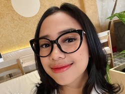 YouTuber Zia Riza Bikin Heboh, Getok Harga Rp150 Ribu Saat Jualan di Warkop