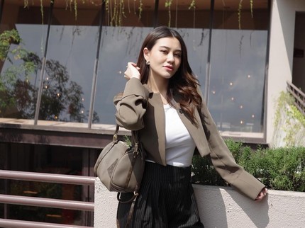 Stylish! Ini 5 Potret Outfit Aaliyah Massaid yang Kini Jadi Bunda Satu Anak