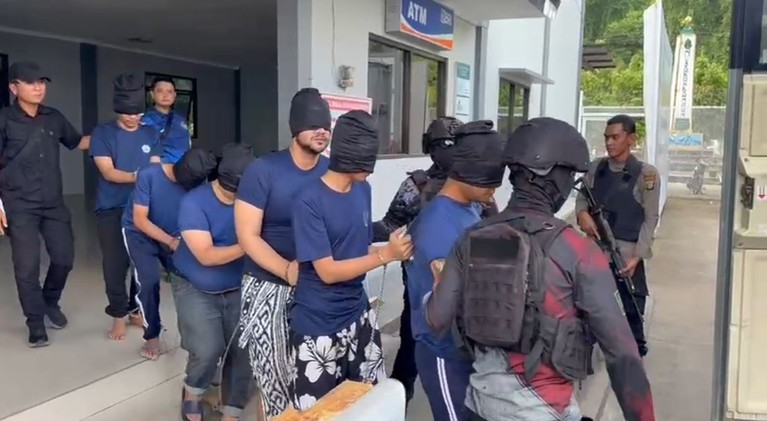 Ammar Zoni Ammar Zoni dipindahkan ke Nusakambangan