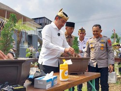 Kepala BNN Kunjungi Tempat Pemberdayaan Penyintas Narkoba di Kota Batu Kepala BNN Kunjungi Tempat Pemberdayaan Penyintas Narkoba di Kota Batu