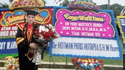 Lulus Magister Hukum, Dewi Intan Malenka Dipuji Hotman Paris