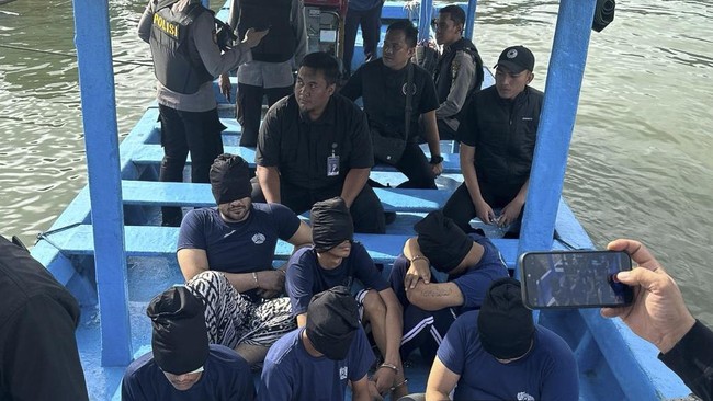 Komisi XIII Bentuk Panja Pengawasan Lapas Imbas Kasus Ammar Zoni Komisi XIII DPR bentuk panja untuk awasi lapas terkait kasus peredaran narkoba yang melibatkan Ammar Zoni. DPR mengendus permainan dari dalam dan luar lapas.