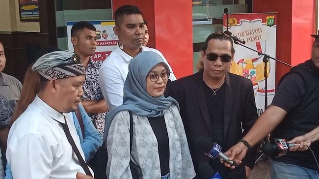 Ayu Chairun Nurisa menjadi tersangka atas laporan Ashanty terkait dugaan pemalsuan dokumen dan penggelapan.
