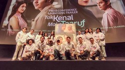 Sinopsis Tak Kenal Maka Taaruf, Film Debut Sutradara Toma Margens