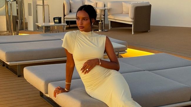 6 Model yang Tetap Tampil saat Hamil, Terbaru Jasmine Tookes di Victoria Secret 2025