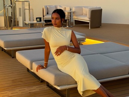 6 Model yang Tetap Tampil saat Hamil, Terbaru Jasmine Tookes di Victoria Secret 2025
