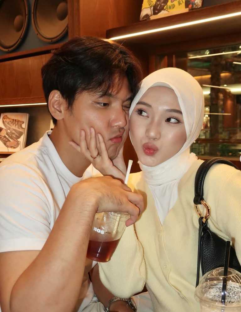 Julia Prastini Julia Prastini