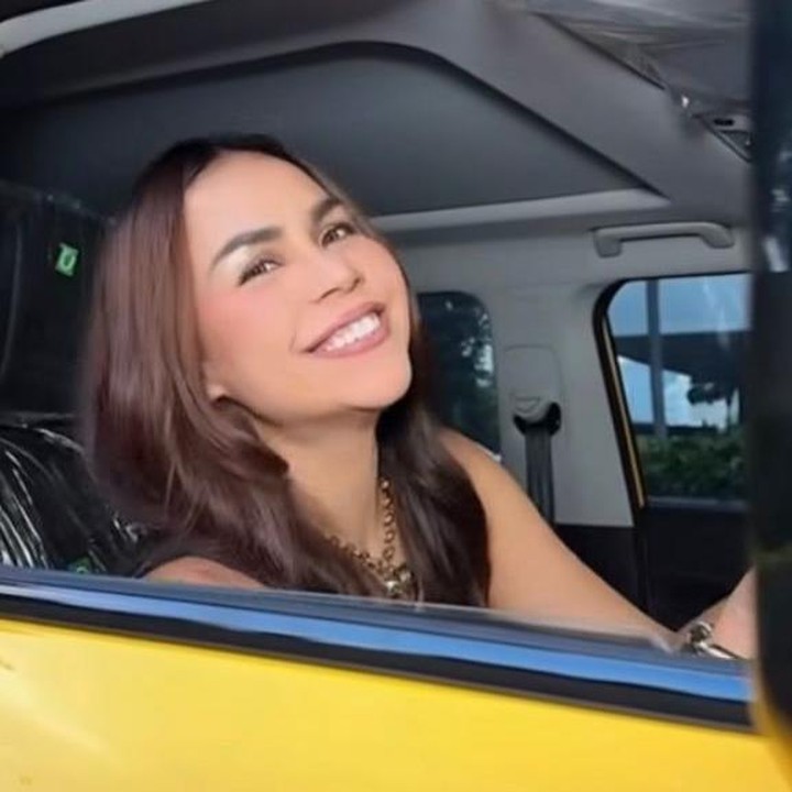 <p>Seperti yang diketahui, dua tahun belakangan ini, Melaney memang aktif menjadi <em>affiliator</em> di platform penjualan <em>online</em> TikTok. Tak hanya itu, ia juga rutin berjualan lewat sesi <em>live streaming</em> di platform tersebut.&nbsp;(Foto: TikTok @melaney_ricardo)</p>