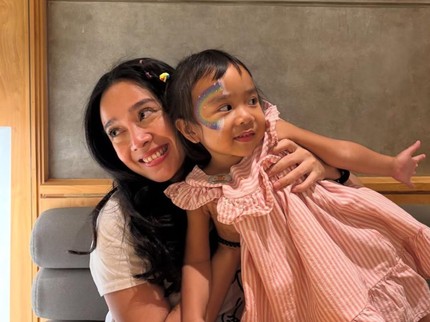 Tingkah Gemas Sanne Anak Dea Ananda saat Hangout Bareng Bundanya, Intip Potretnya