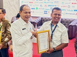 Apresiasi Pemkab Karawang ke Perusahaan yang Salurkan CSR untuk Pembangunan Apresiasi Pemkab Karawang ke Perusahaan yang Salurkan CSR untuk Pembangunan