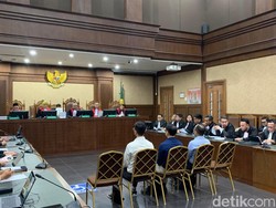 Terdakwa Sebut Korupsi Tata Kelola Minyak Sebenarnya Proses Bisnis Biasa