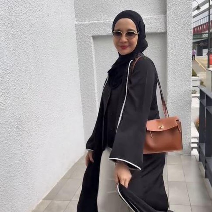 <p>Pada pertengahan bulan September lalu, artis Zaskia Sungkar mengumumkan kabar kehamilan keduanya. Setelah <em>go public</em>, Zaskia sering membagikan potret perjalanan kehamilannya di media sosial. Saat ini, Zaskia tampaknya tengah menikmati masa kehamilan keduanya yang diperkirakan sudah memasuki trimester kedua, Bunda. (Foto: Instagram @zaskiasungkar15)</p>