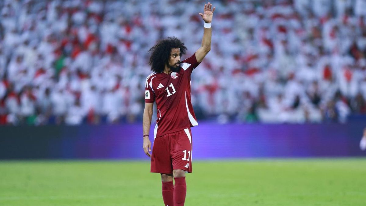 Bintang Qatar Akui Minta Fans Lempar Barang ke Lapangan