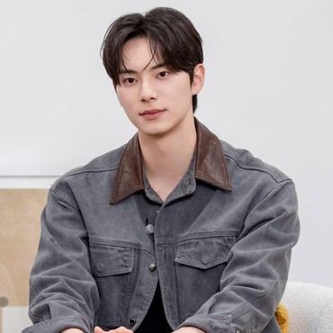 Lee Chae Min Dilirik Bintangi Drakor Adaptasi Novel Jepang Populer Keigo Higashino