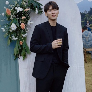 Bukan Orang Sembarangan, 7 Potret Daehoon Suami Korea yang Diduga Diselingkuhi Jule