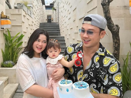 Denny Sumargo Habiskan Waktu Bareng Istri dan Anak di Bali, Intip 5 Momen Keseruannya