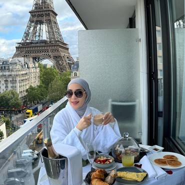 Gofood Rp2 Juta Sehari, Ini 7 Gaya Hedon Erin Taulany Santap Makanan Mewah & Mahal