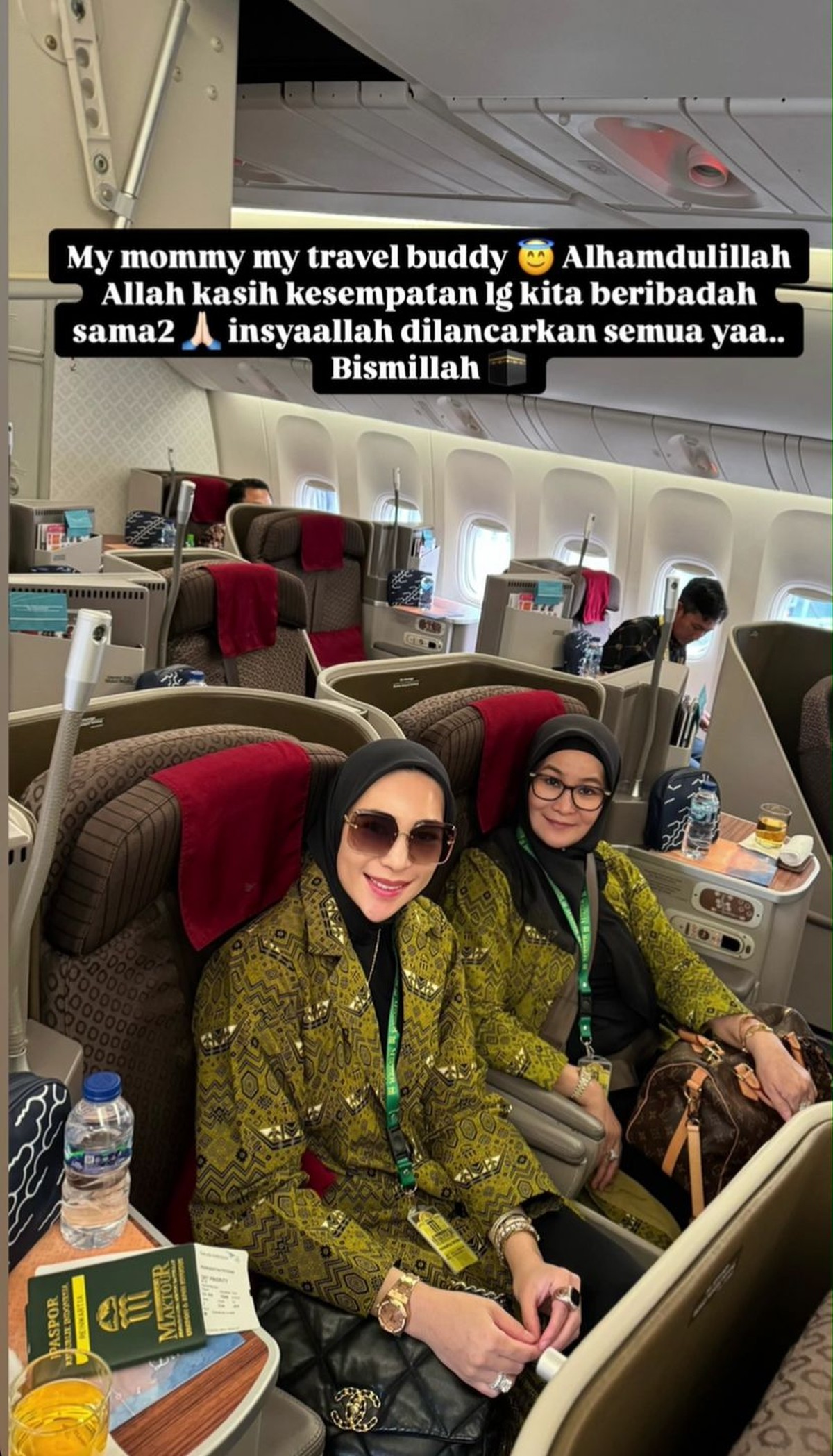 Erin Taulany dan Ibunda Jalani Ibadah Umrah