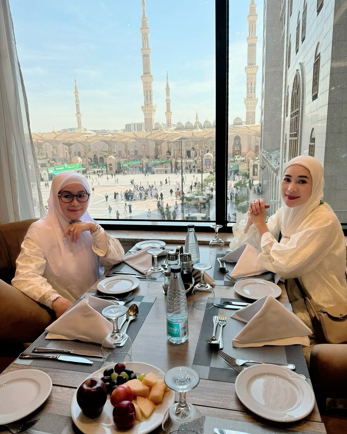 Erin Taulany dan Ibunda Jalani Ibadah Umrah