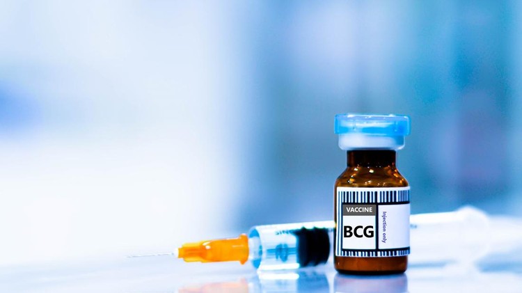 Imunisasi BCG: Manfaat, Dosis, Cara Pemberian, Efek Samping, Cara Kerja & Hal yang Perlu Diperhatikan Imunisasi BCG: Manfaat, Dosis, Cara Pemberian, Efek Samping, Cara Kerja & Hal yang Perlu Diperhatikan