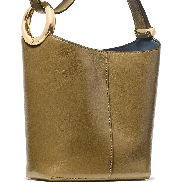 Inspirasi outfit gemas ala Adhisty Zara