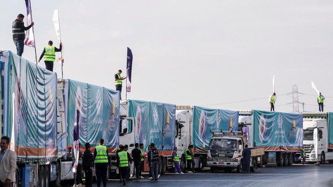 Israel memangkas jumlah truk bantuan kemanusiaan yang masuk ke Jalur Gaza, Palestina.