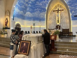 Sosok Uskup Pertama dari Suku Batak yang Wafat Hari Ini di Mata Jemaat Sosok Uskup Pertama dari Suku Batak yang Wafat Hari Ini di Mata Jemaat