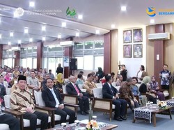 Rektor UGM Puji Jokowi Jadi Alumni Kebanggaan