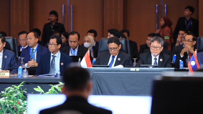 Indonesia berkomitmen aktif dalam integrasi kelistrikan regional melalui ASEAN Power Grid, target bangun jaringan listrik dengan investasi Rp600 triliun.