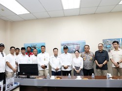 Amsakar-Li Claudia Sidak ke PT ASL Shipyard usai Kapal Tanker Terbakar Amsakar-Li Claudia Sidak ke PT ASL Shipyard usai Kapal Tanker Terbakar