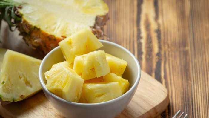 Nanas mengandung vitamin C. Nanas memiliki air sekitar 86%/Foto: freepik.com/jcomp