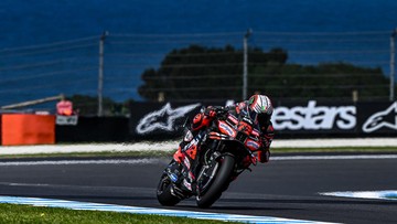 Sorotan Dunia Olahraga CNN Sport : Hasil Sprint Race MotoGP Australia: Bezzecchi Menang, Quartararo ke-7