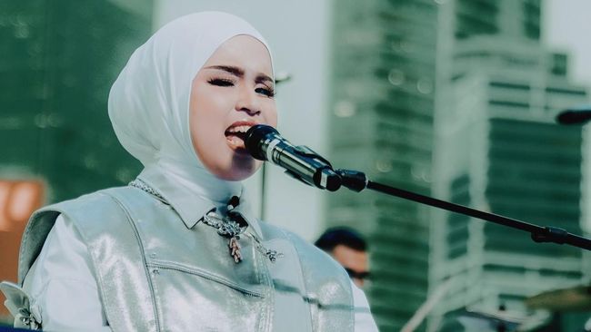 Perasaan Putri Ariani Bawakan Lagu Golden di Panggung Fomula 1 Singapura 2025