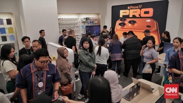 FOTO: iPhone 17 Series Diserbu Warga Indonesia