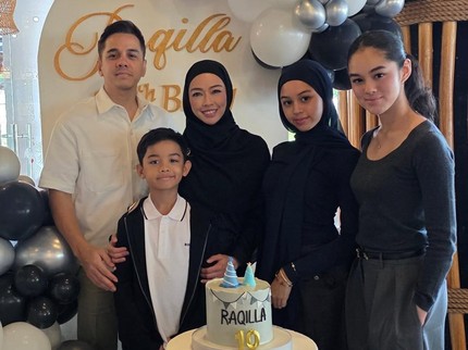 5 Potret Rionaldo Stokhorst Bareng Istri dan Tiga Anak yang Selalu Curi Perhatian