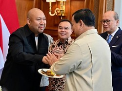 Momen Syukuran Ultah Ke-74 Prabowo Dihadiri Dasco, Titiek-Didit hingga Gibran Momen Syukuran Ultah Ke-74 Prabowo Dihadiri Dasco, Titiek-Didit hingga Gibran