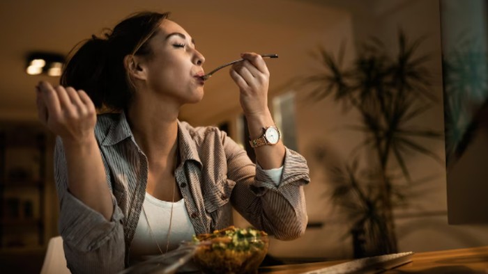 Waktu dan Menu Makan Malam yang Ideal agar Efektif Membakar Lemak, Sudah Tahu?