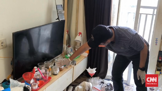 Dibongkar BNN, Lab Narkoba Apartemen Cisauk Buat Sabu dari Obat Asma Badan Narkotika Nasional (BNN) membongkar laboratorium narkoba yang beroperasi di salah satu apartemen di wilayah Cisauk, Kabupaten Tangerang.