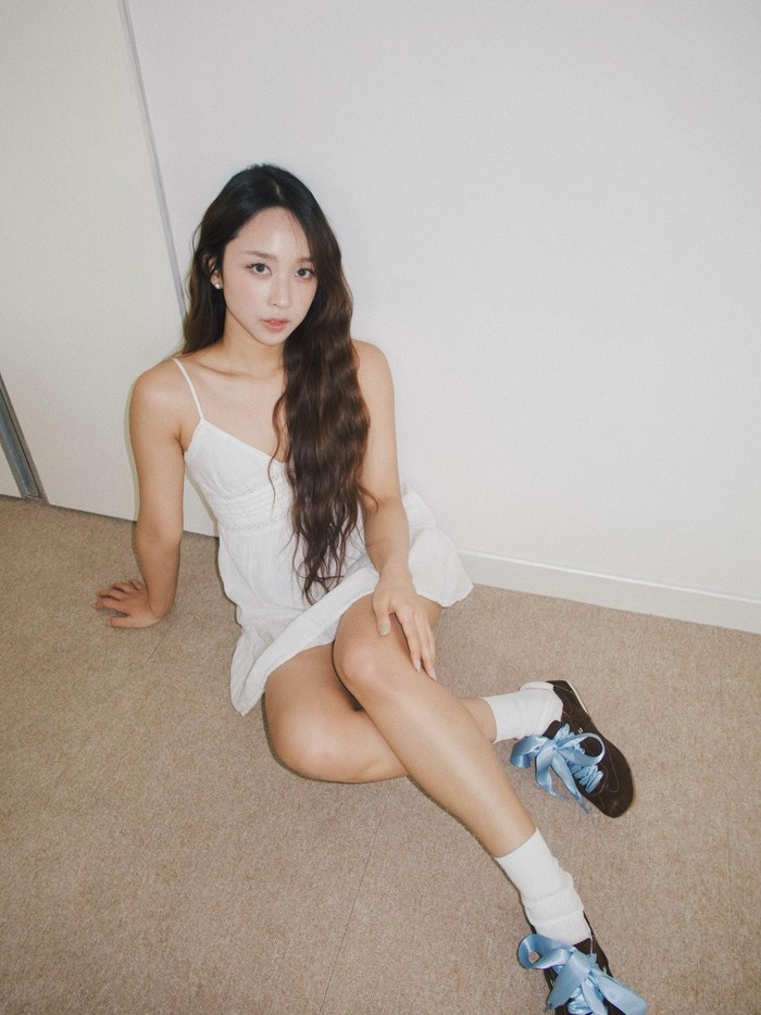 Setelah perjalanan karier selama kurang lebih lima tahun, Dita Karang mengumumkan babak baru dalam hidupnya. Pada April 2025, Dita bersama dua anggota SECRET NUMBER lainnya, Jinny dan Minji, memutuskan untuk tidak memperpanjang kontrak dengan agensi Vine Entertainment.