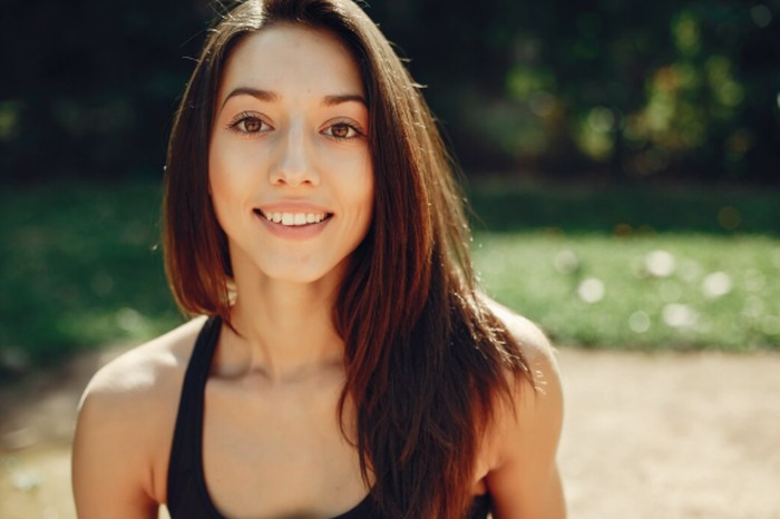 Scorpio punya kemampuan luar biasa dalam memahami emosi, baik milik sendiri maupun orang lain. Inilah yang membuat hubungan dengan mereka terasa dalam dan bermakna./ Foto: freepik.com/prostooleh