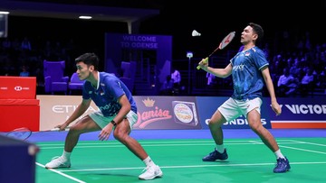 Berita Panas dari Dunia Sport CNN : Duel Alot, Fajar/Fikri Kalah di Final Denmark Open 2025